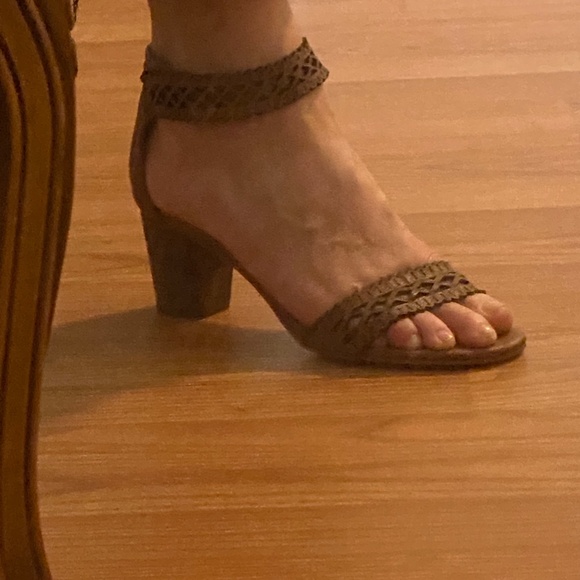 Tan Leather Sandals - Picture 4 of 7